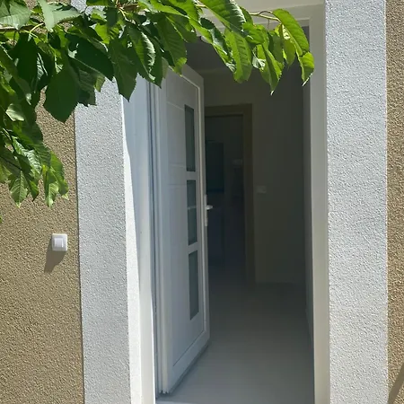 Apartment Pia *